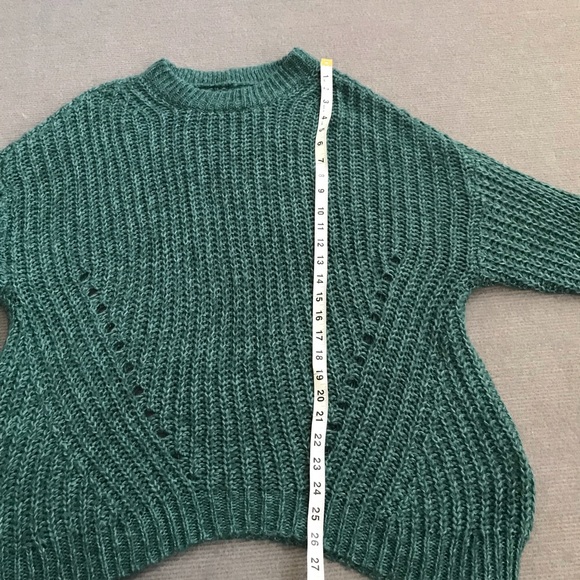 American Eagle chunky cable knit sweater size medium - Picture 3 of 6